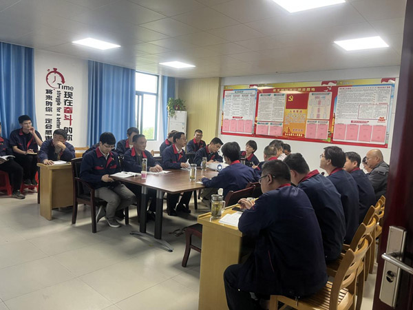 王伍升到建材研究室、建材公司調(diào)研